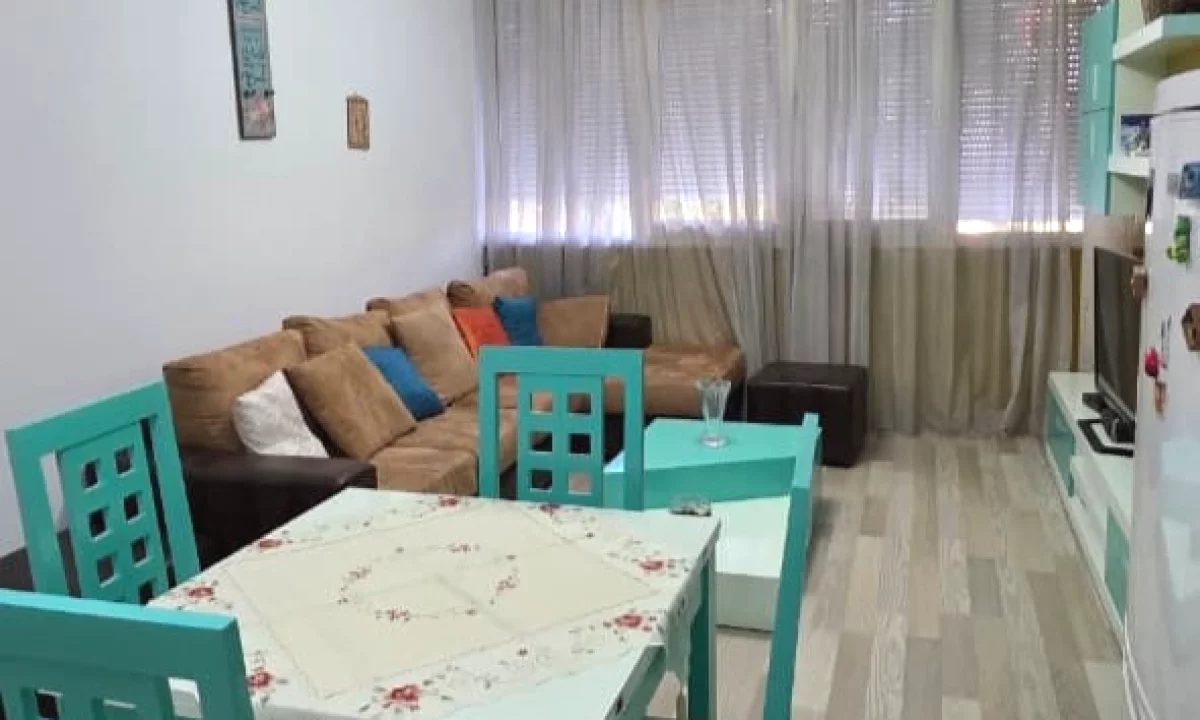 Shtepi me qera Apartament ne Tirane, 2+1, Mobilimi E mobiluar, Pagesa 450  Euro.