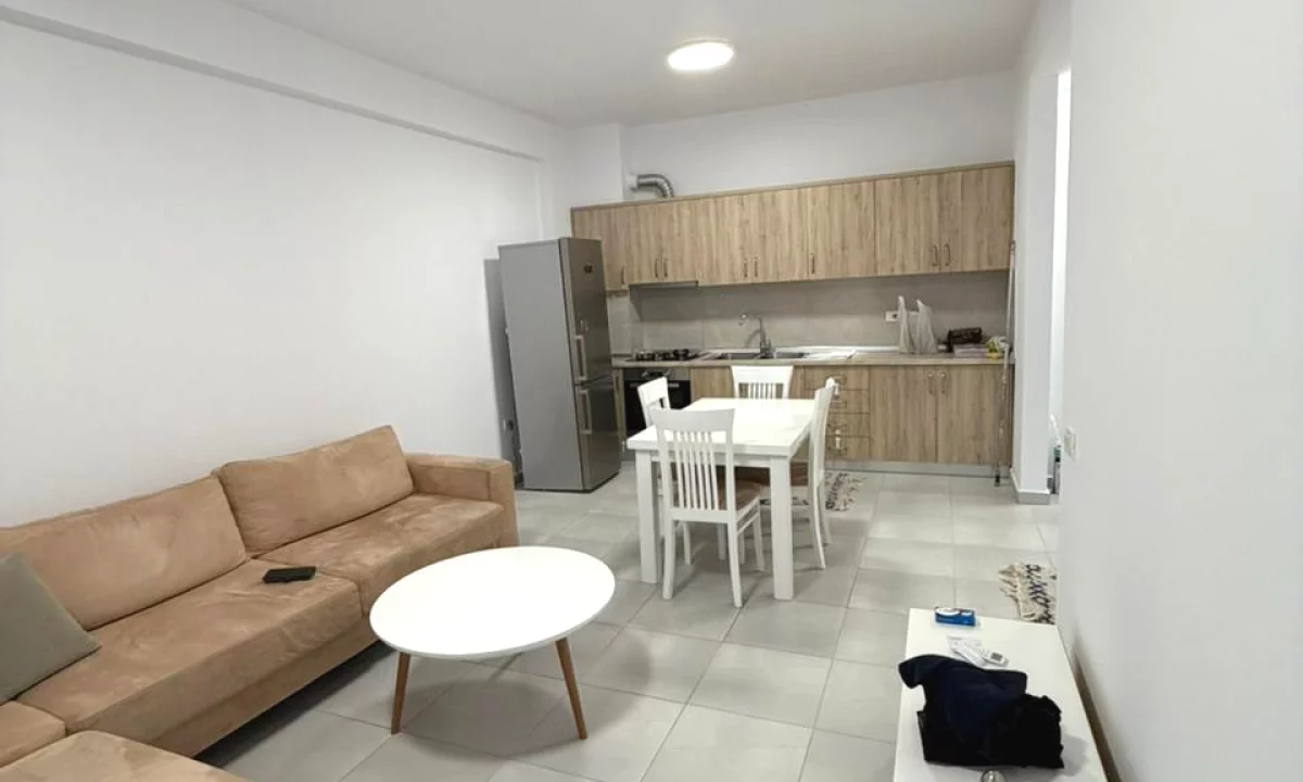 Shtepi me qera Apartament ne Tirane, 2+1, Mobilimi E mobiluar, Pagesa 600  Euro.