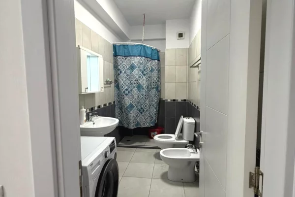 Shtepi me qera Apartament ne Tirane, 2+1, Mobilimi E mobiluar, Pagesa 600  Euro.