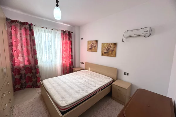 Shtepi me qera Apartament ne Tirane, 1+1, Mobilimi E mobiluar, Pagesa 400  Euro.