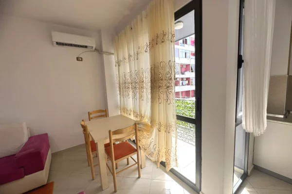 Shtepi me qera Apartament ne Tirane, 1+1, Mobilimi E mobiluar, Pagesa 400  Euro.