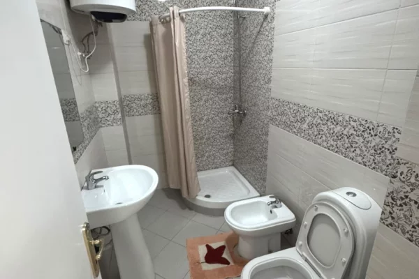 Shtepi me qera Apartament ne Tirane, 1+1, Mobilimi E mobiluar, Pagesa 400  Euro.
