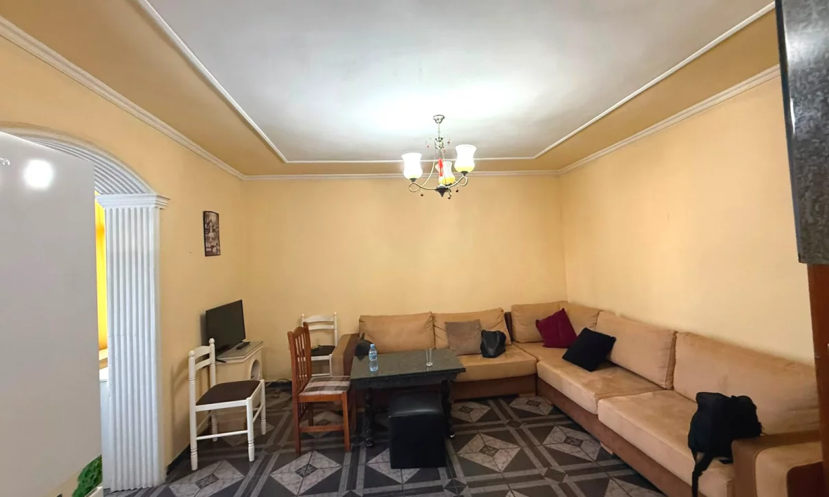 Shtepi me qera Apartament ne Tirane, 1+1, Mobilimi E mobiluar, Pagesa 400  Euro.