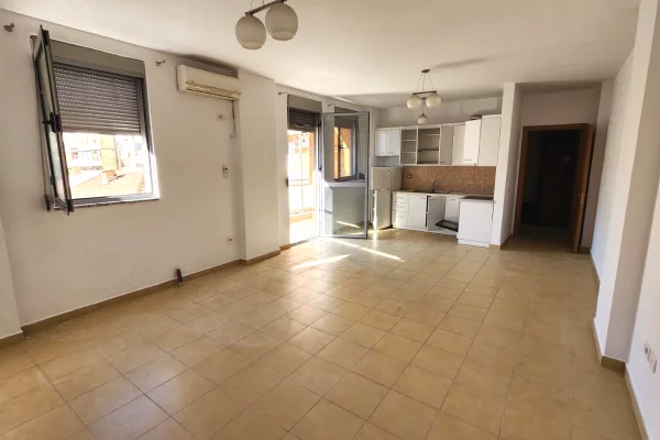 Shtepi me qera Apartament ne Tirane, 1+1, Mobilimi Bosh, pa mobiluar, Pagesa 450  Euro.