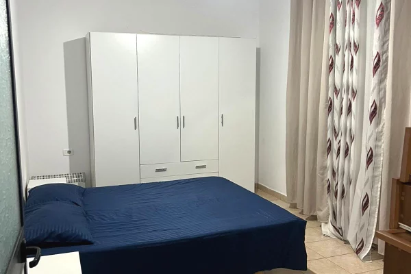 Shtepi me qera Apartament ne Tirane, 1+1, Mobilimi E mobiluar, Pagesa 350  Euro.