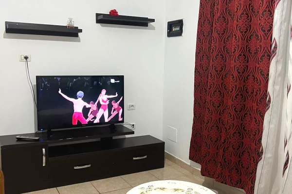 Shtepi me qera Apartament ne Tirane, 1+1, Mobilimi E mobiluar, Pagesa 350  Euro.