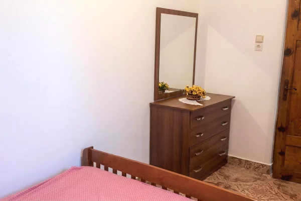 Shtepi me qera Apartament ne Tirane, 1+1, Mobilimi E mobiluar, Pagesa 300  Euro.