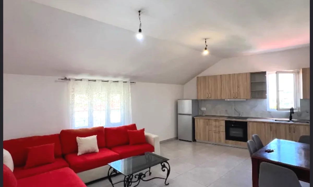 Shtepi me qera Apartament ne Tirane, 2+1, Mobilimi E mobiluar, Pagesa 400  Euro.