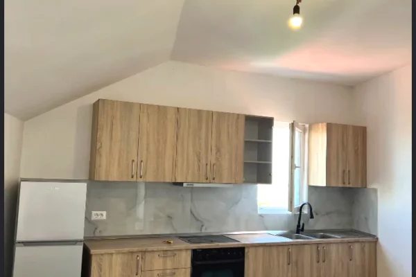Shtepi me qera Apartament ne Tirane, 2+1, Mobilimi E mobiluar, Pagesa 400  Euro.