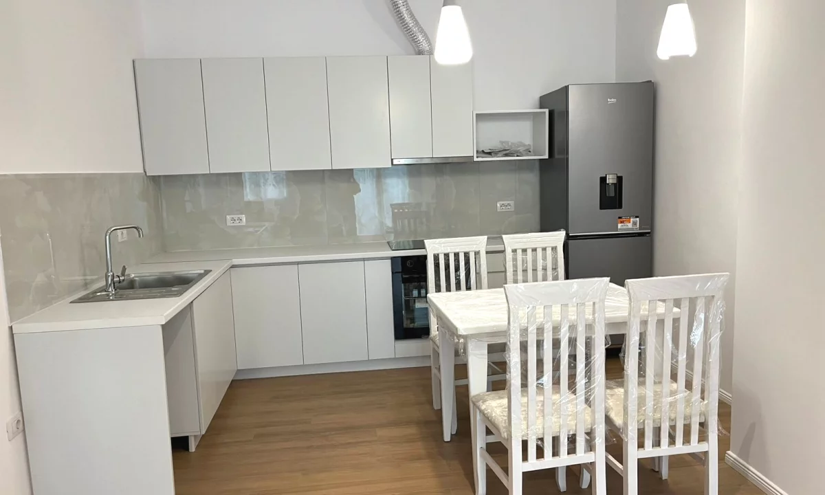 Shtepi me qera Apartament ne Tirane, 1+1, Mobilimi E mobiluar, Pagesa 450  Euro.