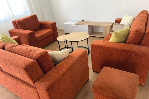 Shtepi me qera Apartament ne Tirane, 1+1, Mobilimi E mobiluar, Pagesa 450  Euro.