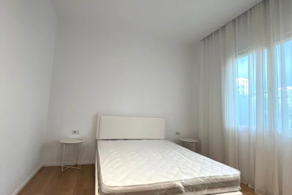 Shtepi me qera Apartament ne Tirane, 1+1, Mobilimi E mobiluar, Pagesa 450  Euro.