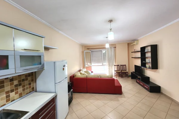 Shtepi me qera Apartament ne Tirane, 1+1, Mobilimi E mobiluar, Pagesa 550  Euro.
