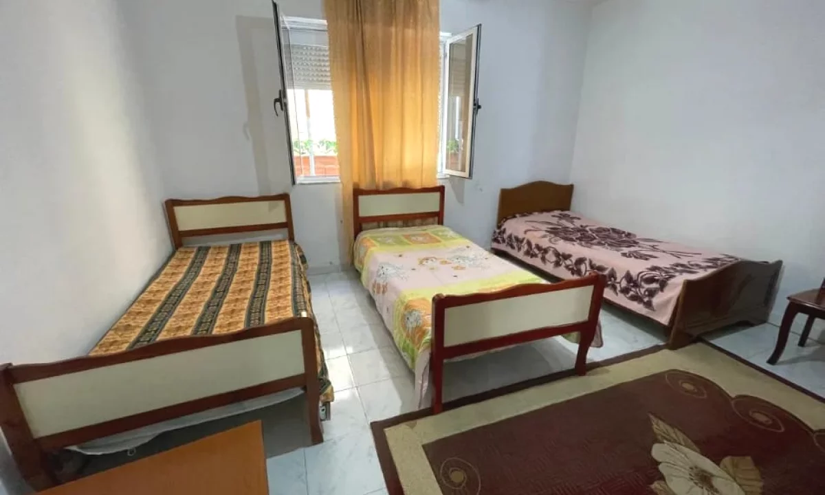 Shtepi me qera Apartament ne Tirane, Garsoniere, Mobilimi E mobiluar, Pagesa 280  Euro.