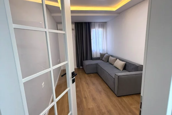 Shtepi me qera Apartament ne Tirane, 3+1, Mobilimi E mobiluar, Pagesa 327,000  Euro.