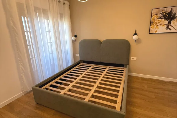 Shtepi me qera Apartament ne Tirane, 3+1, Mobilimi E mobiluar, Pagesa 327,000  Euro.