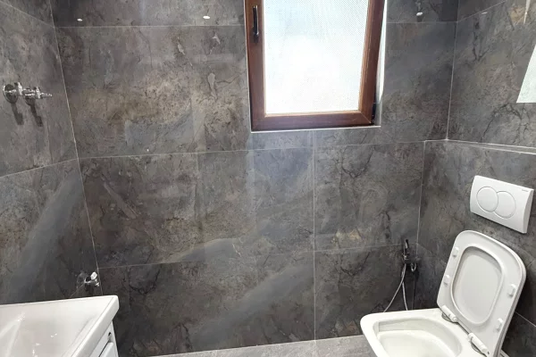 Shtepi me qera Apartament ne Tirane, 3+1, Mobilimi E mobiluar, Pagesa 327,000  Euro.