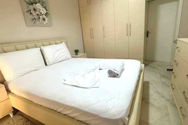 Shtepi me qera Apartament ne Tirane, 1+1, Mobilimi E mobiluar, Pagesa 700  Euro.