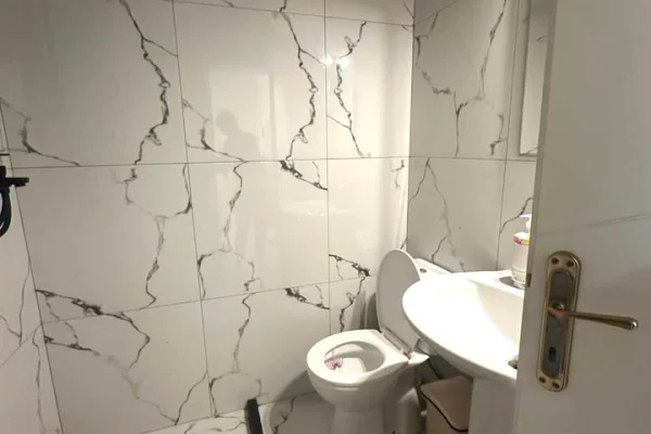 Shtepi me qera Apartament ne Tirane, 1+1, Mobilimi E mobiluar, Pagesa 700  Euro.
