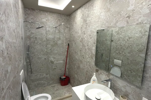 Shtepi me qera Apartament ne Tirane, 1+1, Mobilimi E mobiluar, Pagesa 600  Euro.