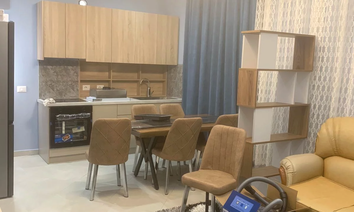 Shtepi me qera Apartament ne Tirane, 1+1, Mobilimi E mobiluar, Pagesa 450  Euro.