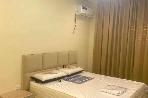 Shtepi me qera Apartament ne Tirane, 1+1, Mobilimi E mobiluar, Pagesa 450  Euro.