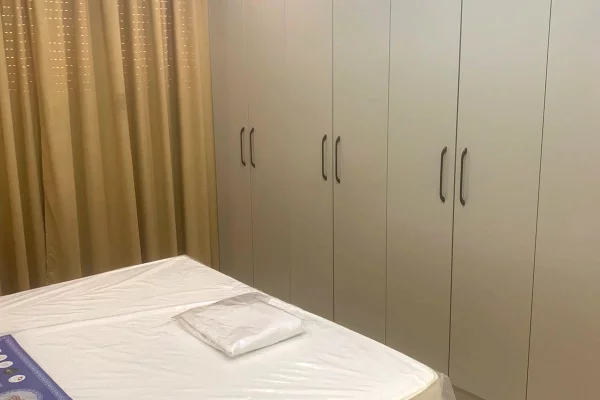 Shtepi me qera Apartament ne Tirane, 1+1, Mobilimi E mobiluar, Pagesa 450  Euro.