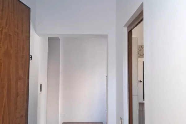 Shtepi me qera Apartament ne Tirane, 1+1, Mobilimi E mobiluar, Pagesa 450  Euro.