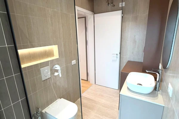 Shtepi me qera Apartament ne Tirane, 1+1, Mobilimi E mobiluar, Pagesa 550  Euro.