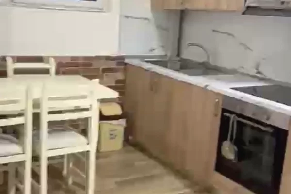 Shtepi me qera Apartament ne Tirane, 2+1, Mobilimi E mobiluar, Pagesa 550  Euro.