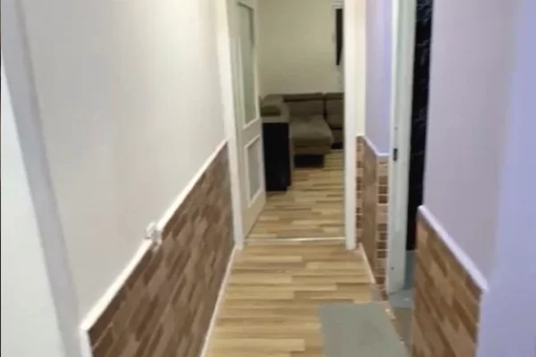 Shtepi me qera Apartament ne Tirane, 2+1, Mobilimi E mobiluar, Pagesa 550  Euro.