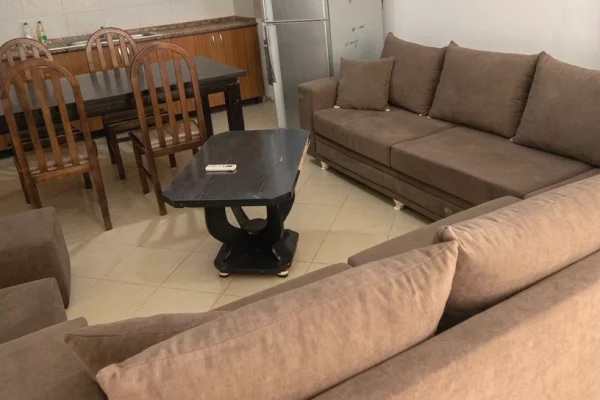 Shtepi me qera 2+1 ne Tirane - 400 Euro