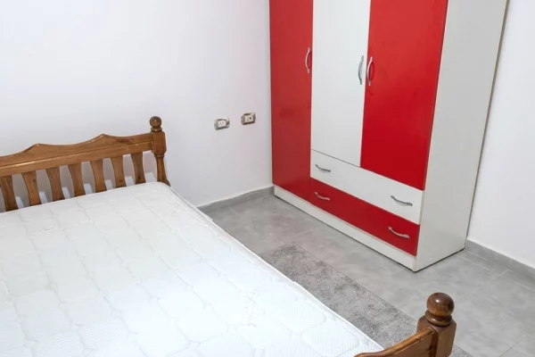 Shtepi me qera Apartament ne Tirane, 2+1, Mobilimi E mobiluar, Pagesa 400  Euro.