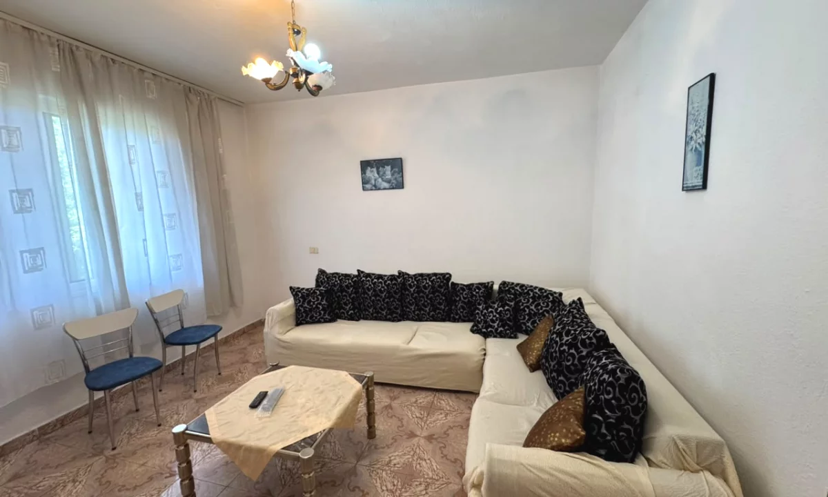 Shtepi me qera Apartament ne Tirane, 1+1, Mobilimi E mobiluar, Pagesa 300  Euro.