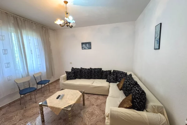 Shtepi me qera 1+1 ne Tirane - 300 Euro