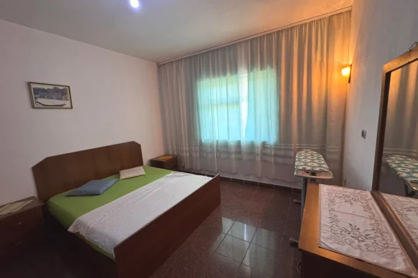 Shtepi me qera Apartament ne Tirane, 1+1, Mobilimi E mobiluar, Pagesa 300  Euro.