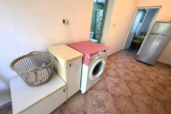 Shtepi me qera Apartament ne Tirane, 1+1, Mobilimi E mobiluar, Pagesa 300  Euro.