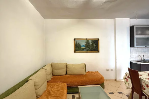 Shtepi me qera 2+1 ne Tirane - 600 Euro