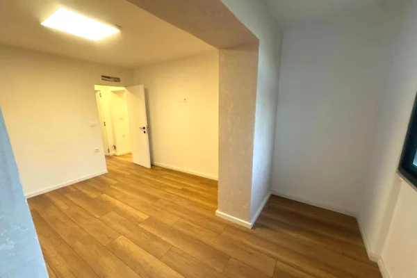 Ambient biznesi me qira – Brryl, prane Maternitetit te Ri !