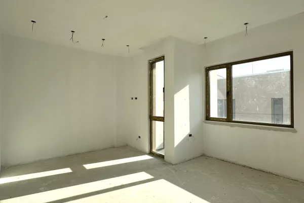 Shtepi ne shitje Vila Luksoze ne Tirane, 5+1, Mobilimi Bosh, pa mobiluar, Pagesa 695,000  Euro.