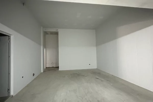 Shtepi ne shitje Vila Luksoze ne Tirane, 5+1, Mobilimi Bosh, pa mobiluar, Pagesa 695,000  Euro.