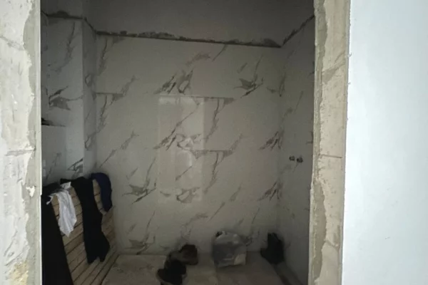 Shtepi ne shitje Vila Luksoze ne Tirane, 5+1, Mobilimi Bosh, pa mobiluar, Pagesa 695,000  Euro.