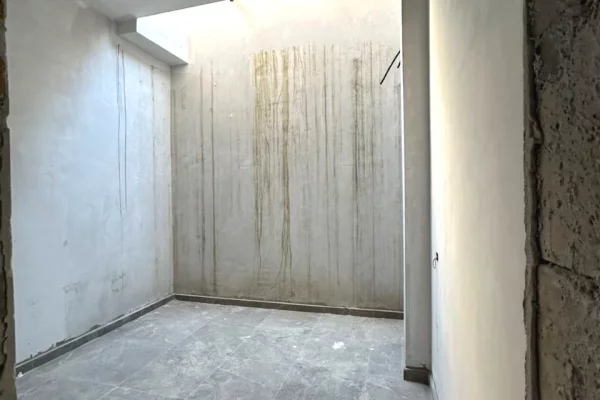 Shtepi ne shitje Vila Luksoze ne Tirane, 5+1, Mobilimi Bosh, pa mobiluar, Pagesa 695,000  Euro.