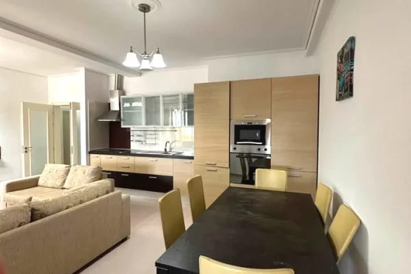 Shtepi ne shitje Apartament ne Tirane, 2+1, Mobilimi E mobiluar, Pagesa 190,000  Euro.