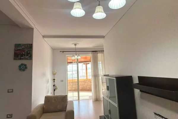 Shtepi ne shitje Apartament ne Tirane, 2+1, Mobilimi E mobiluar, Pagesa 190,000  Euro.