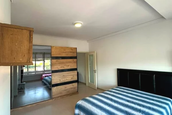 Shtepi ne shitje Apartament ne Tirane, 2+1, Mobilimi E mobiluar, Pagesa 190,000  Euro.