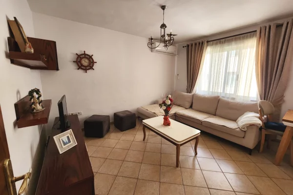 Shtepi me qera 2+1 ne Tirane - 500 Euro