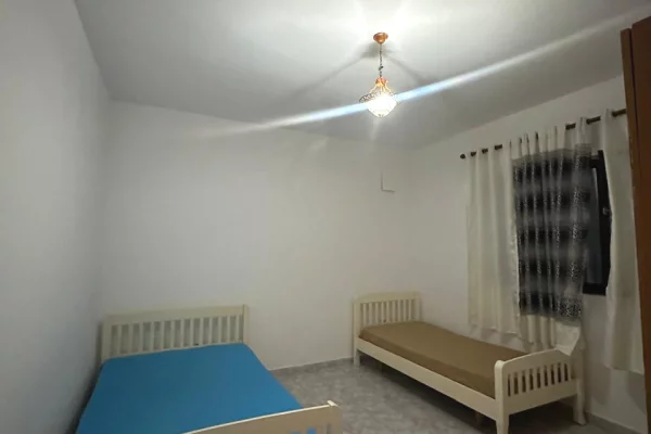 Shtepi me qera Apartament ne Tirane, 2+1, Mobilimi E mobiluar, Pagesa 450  Euro.