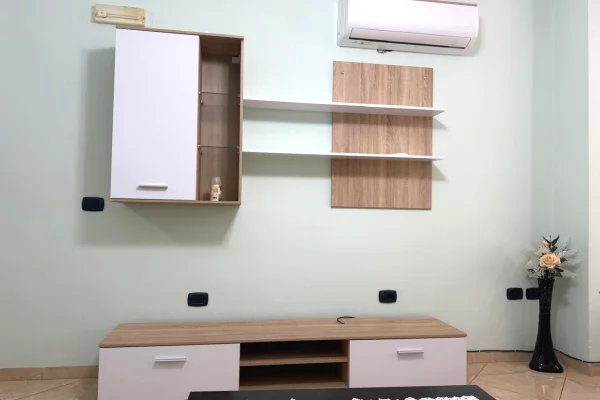 Shtepi me qera Apartament ne Tirane, 2+1, Mobilimi E mobiluar, Pagesa 500  Euro.