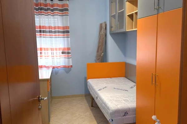 Shtepi me qera Apartament ne Tirane, 2+1, Mobilimi E mobiluar, Pagesa 500  Euro.